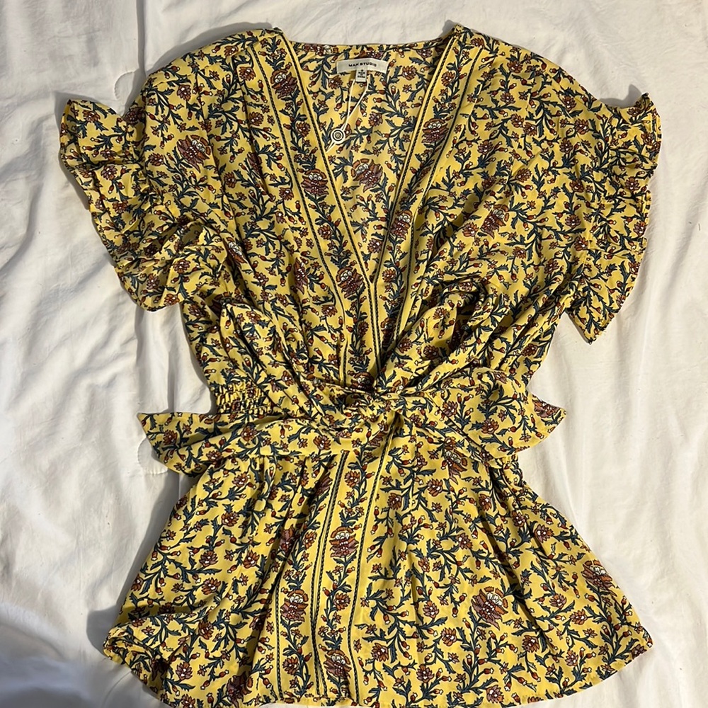 Yellow/green floral blouse!